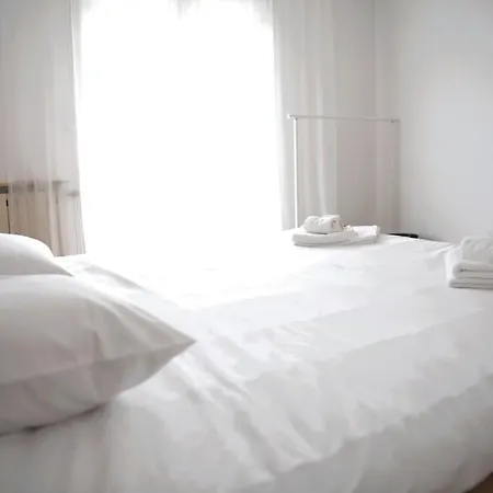 Cozy & Calm 3 Bedroom House With Garden *