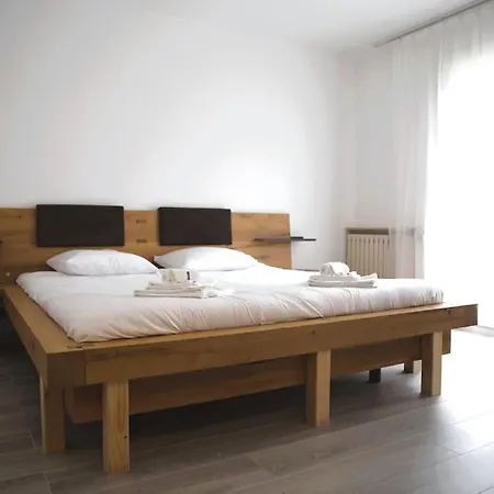 Cozy & Calm 3 Bedroom House With Garden Apartment