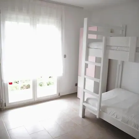 Cozy & Calm 3 Bedroom House With Garden * Strassen