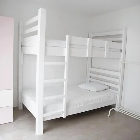 Apartment Cozy & Calm 3 Bedroom House With Garden *